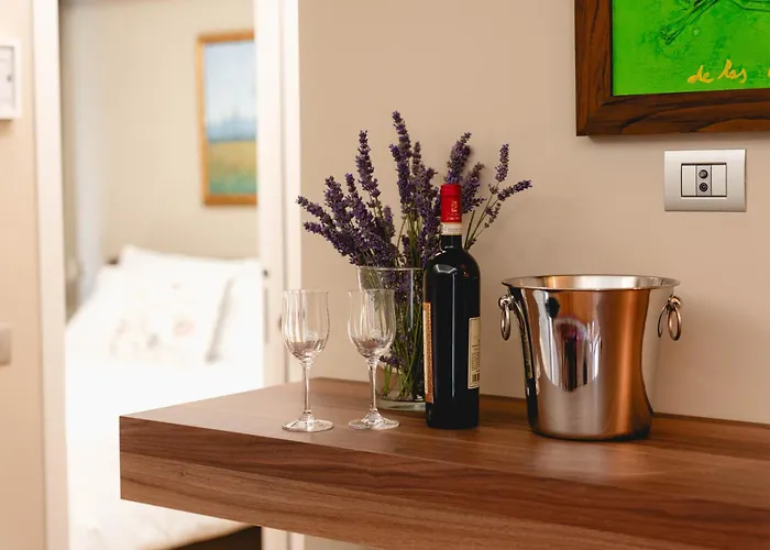 Ayma Bed & Breakfast 4*